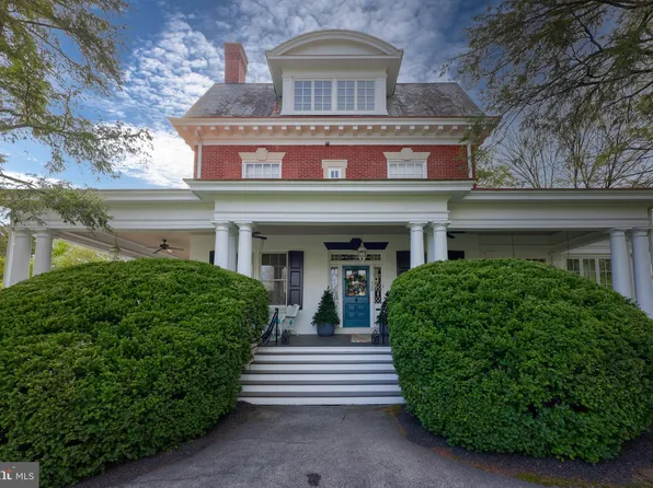 408 Manor Ave, Millersville, PA 17551