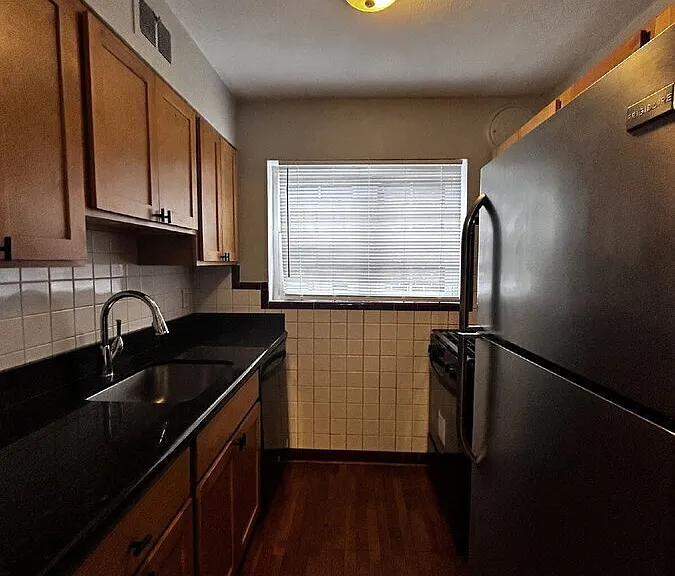 3940 Wilmington Ave #2F — Photo 8