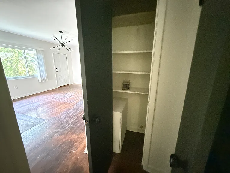 3708 E Shelbiana Rd — Photo 6