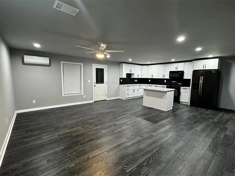 719 Saffron Blvd — Photo 24