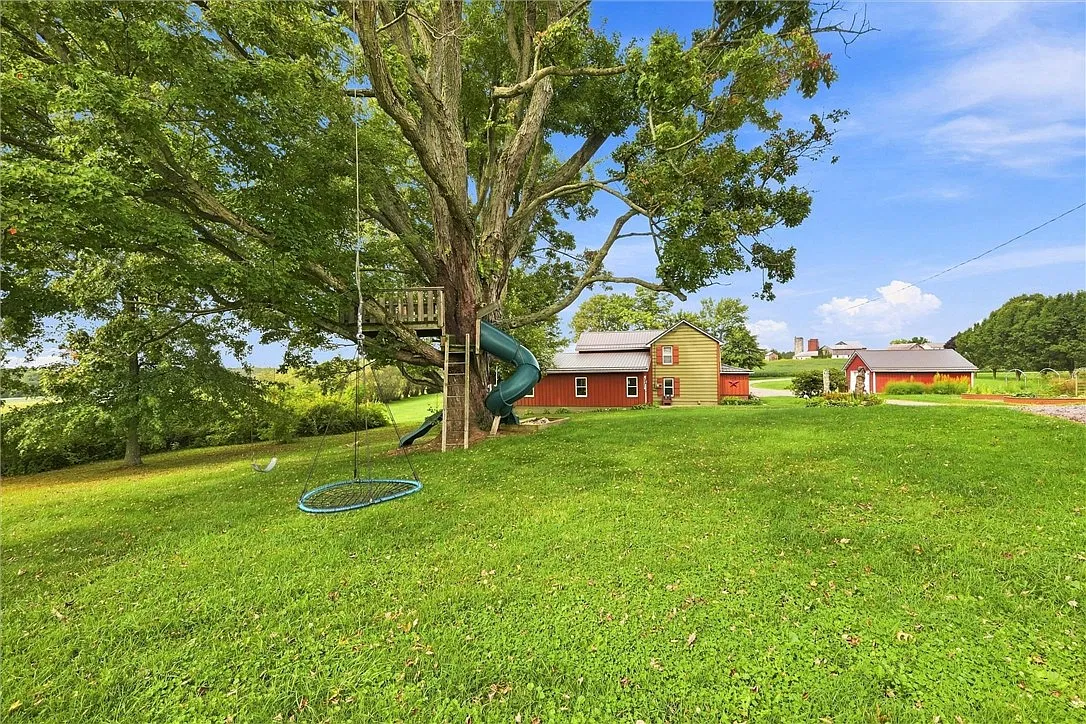 3 bed, 2646 sqft, $2,700 — Photo 3