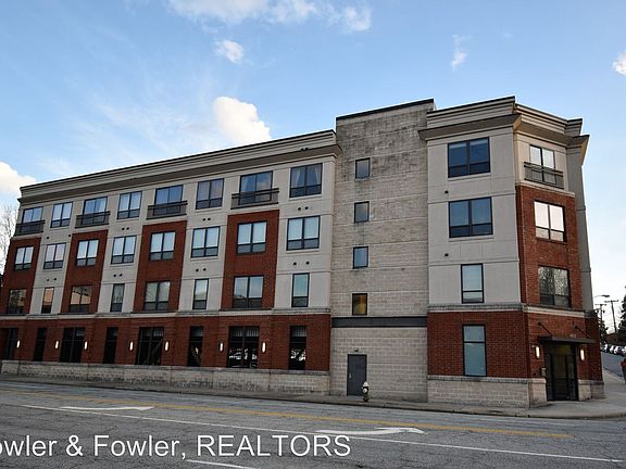 2nd image of 411 W Washington St Ste 206