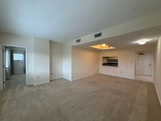 250 W Main St #404 — Photo 4