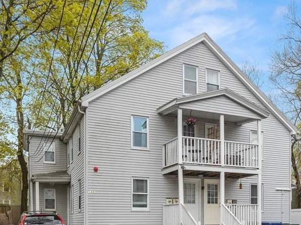 133 1/2 North St APT 2L, Salem, MA 01970