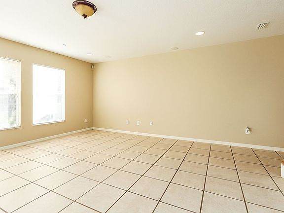 3rd image of 7611 Clovelly Park Pl