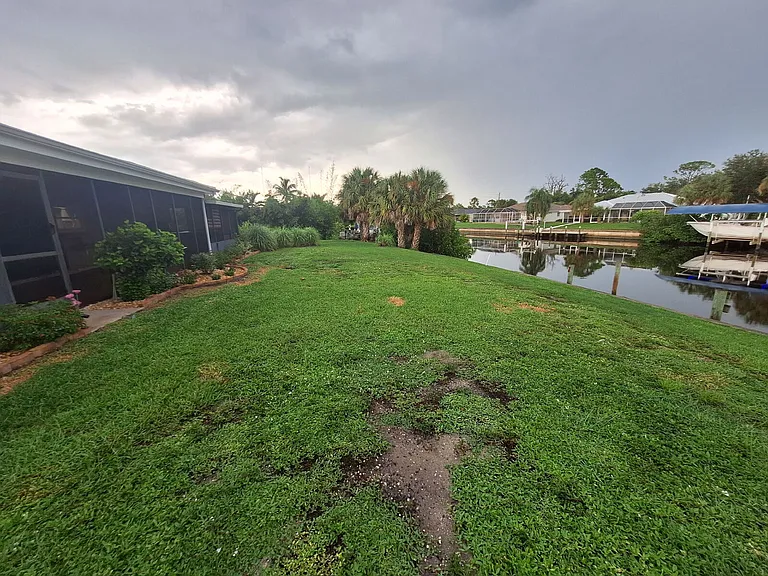 4050 Yucatan Cir — Photo 32