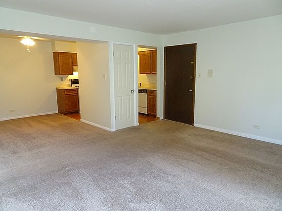 4th image of 4817 W 109th St APT 101