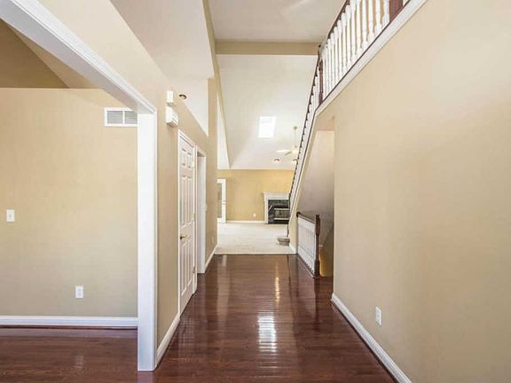 3rd image of 7308 Park Bend Dr