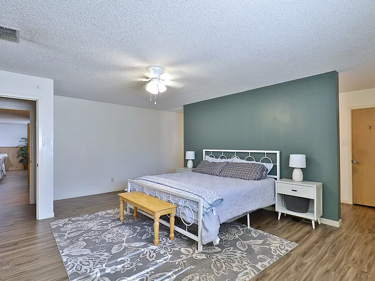 2810 Arrowhead Dr — Photo 4