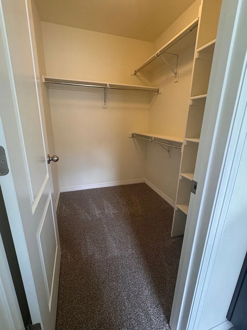 629 Sundance — Photo 2