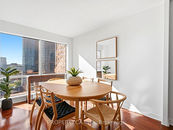 4th image of 1001 Bay St #2101