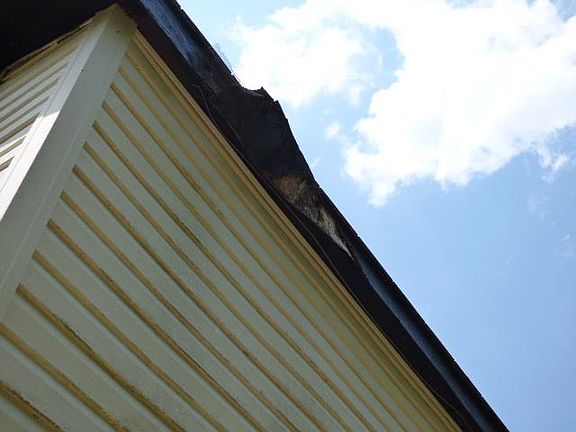 5th image of 140 Foster St