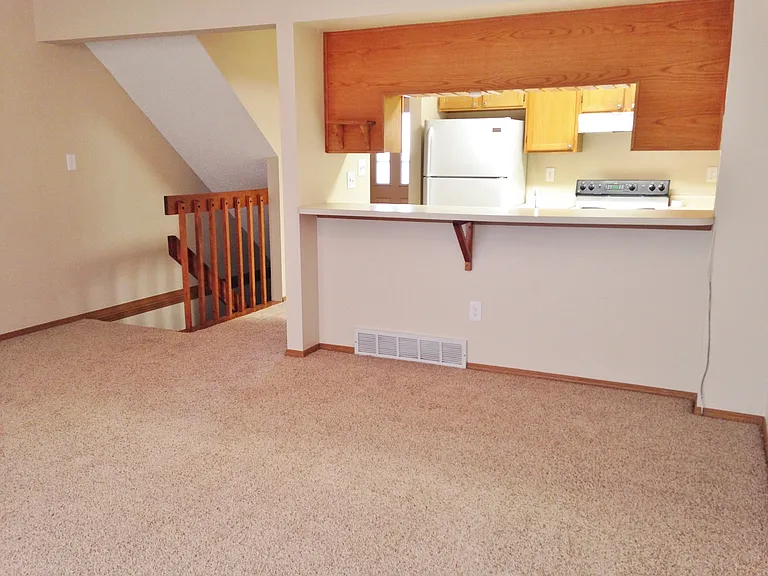 4205 Hunting Meadows Cir — Photo 6