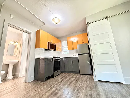 Floor plan 306
