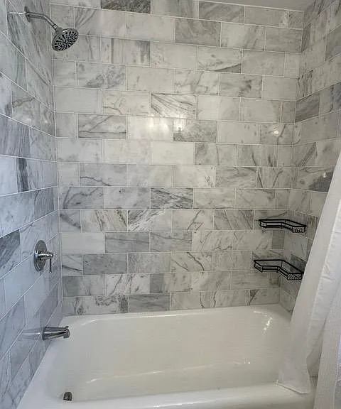2433 Woodmere Dr — Photo 15