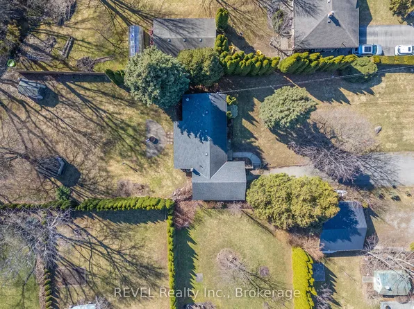 639 Penner St, Niagara On The Lake, ON L0S 1J0