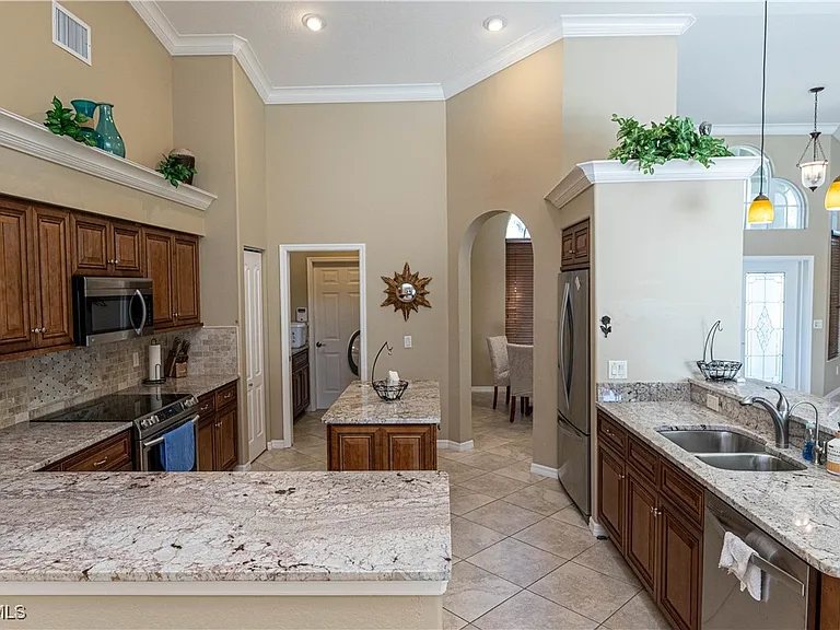 4701 Sands Blvd — Photo 11