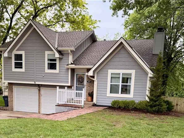 547 N Persimmon Dr, Olathe, KS 66061