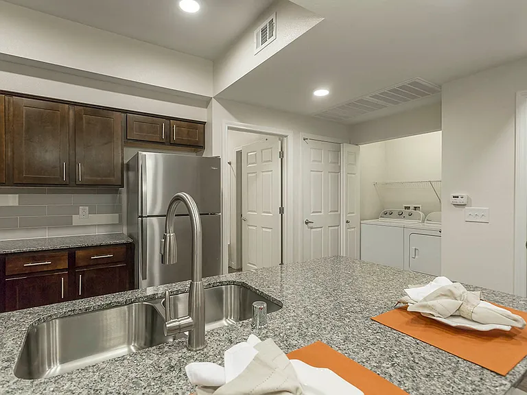 A3 751 SQ FT 1 Bed 1 Bath