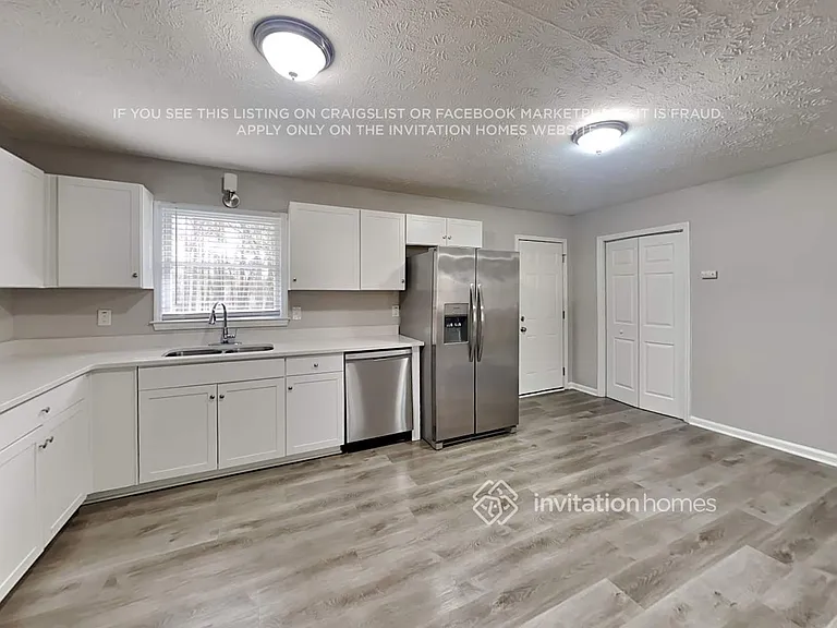 300 E Country Woods Dr — Photo 7