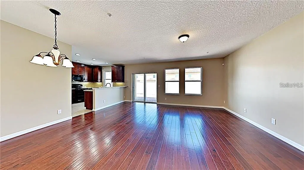 3 bed, 2.5 bath, 1743 sqft, $2,750 — Photo 2