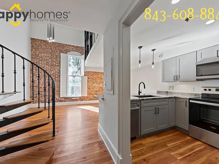 377 King St #201 — Photo 1
