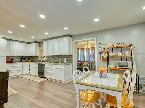 5th image of 4895 Druid Hills Ct