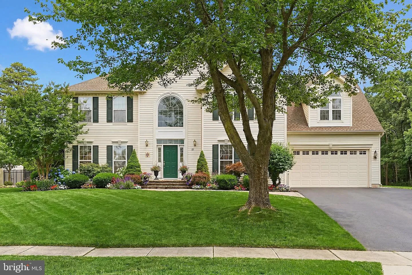 27 Penn Pl photo 1