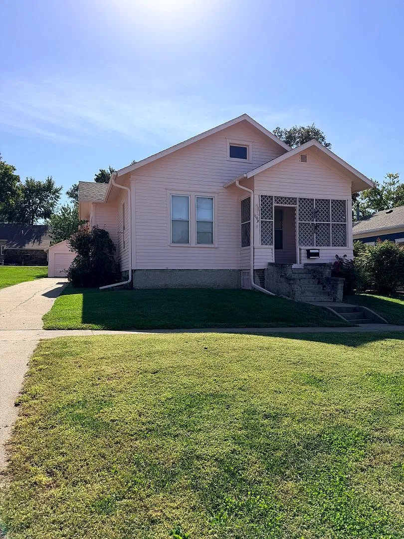 Cute cottage home in the heart of Auburn — Photo 2