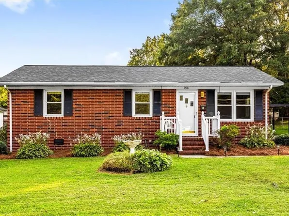 1518 Wickham St, Burlington, NC 27215