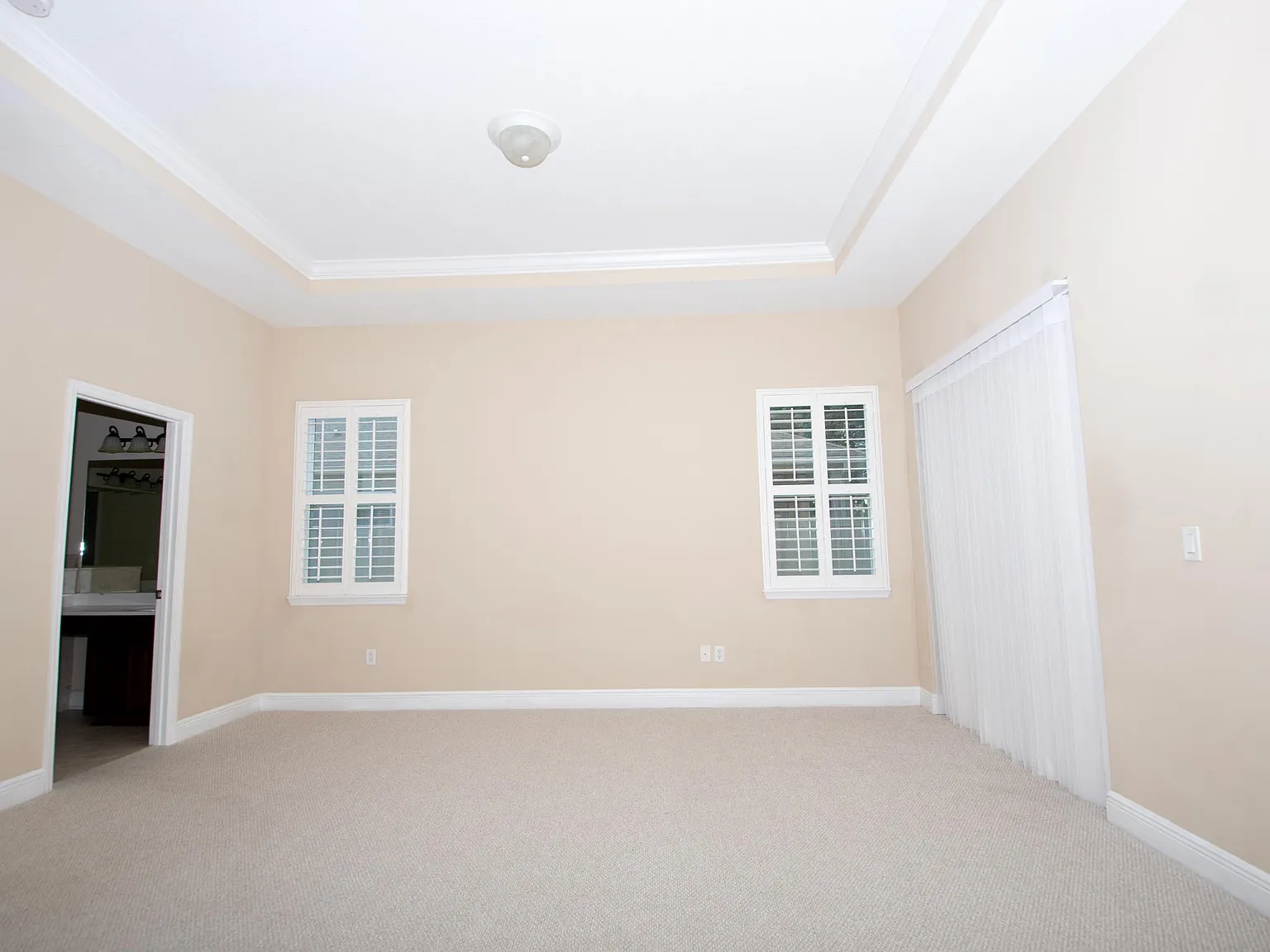 3 bed, 1979 sqft, $2,495 — Photo 3