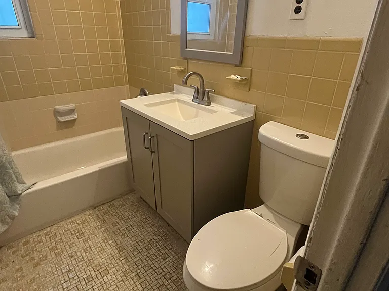 3200 Ely Ave #3 — Photo 2