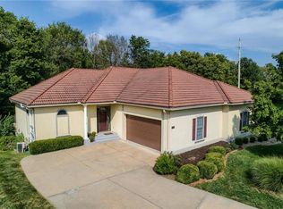 1402 SW Antiquity Dr, Lees Summit, MO 64081