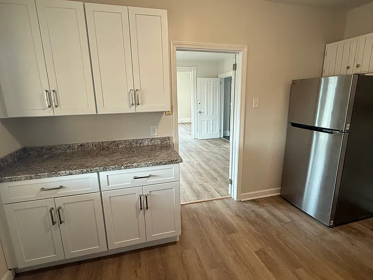 418 Park Ave #2 — Photo 6