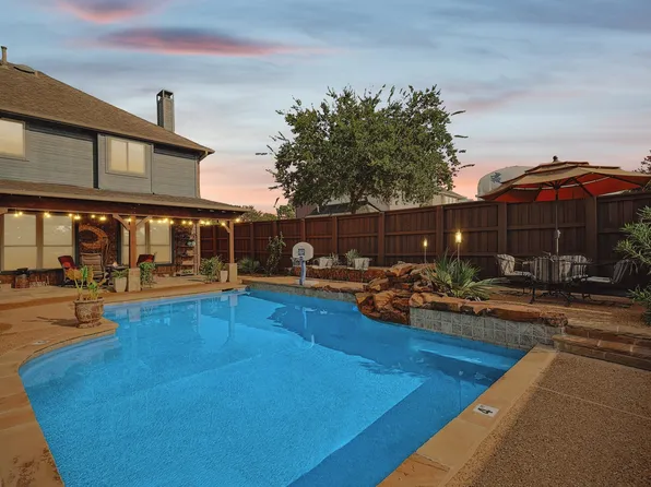 2080 Kamla Rd, Lewisville, TX 75067