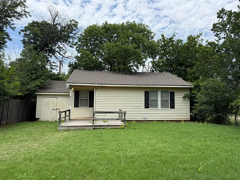 1712 Monroe St — Photo 1