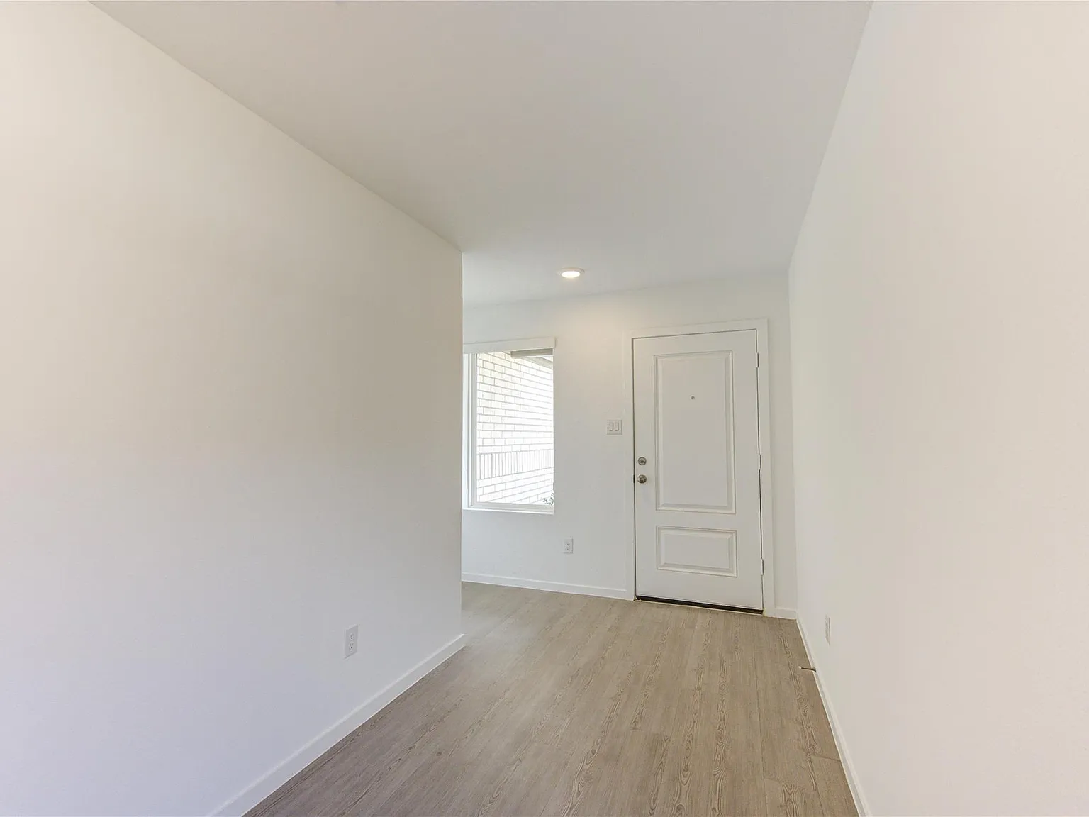 4 bed, 2.0 bath, 1558 sqft, $1,850 — Photo 4