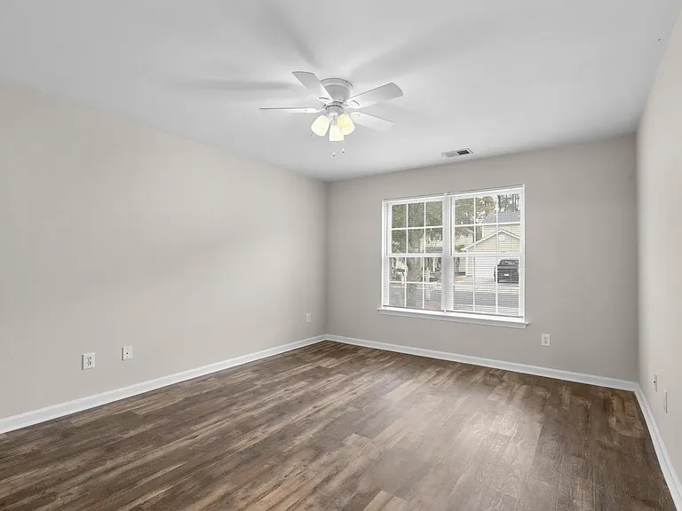 869 Silvercrest Dr — Photo 10