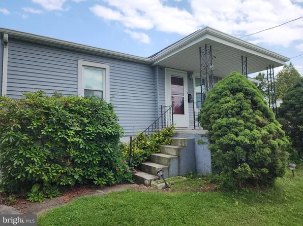 712 Monroe St, Steelton, PA 17113