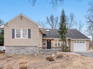 66 Grannis Ave, Morris Plains, NJ 07950