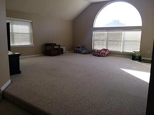 4 bed, 3609 sqft, $2,995 — Photo 3