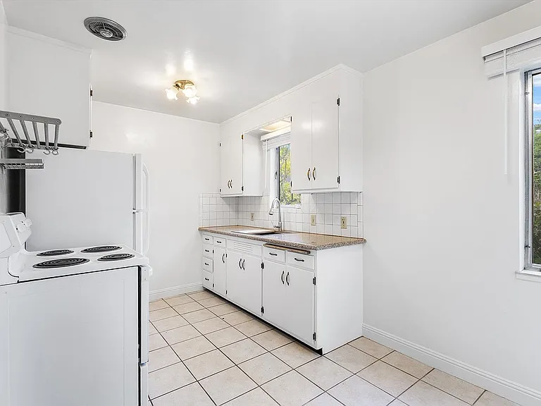 2145 Santa Clara Ave #A — Photo 9