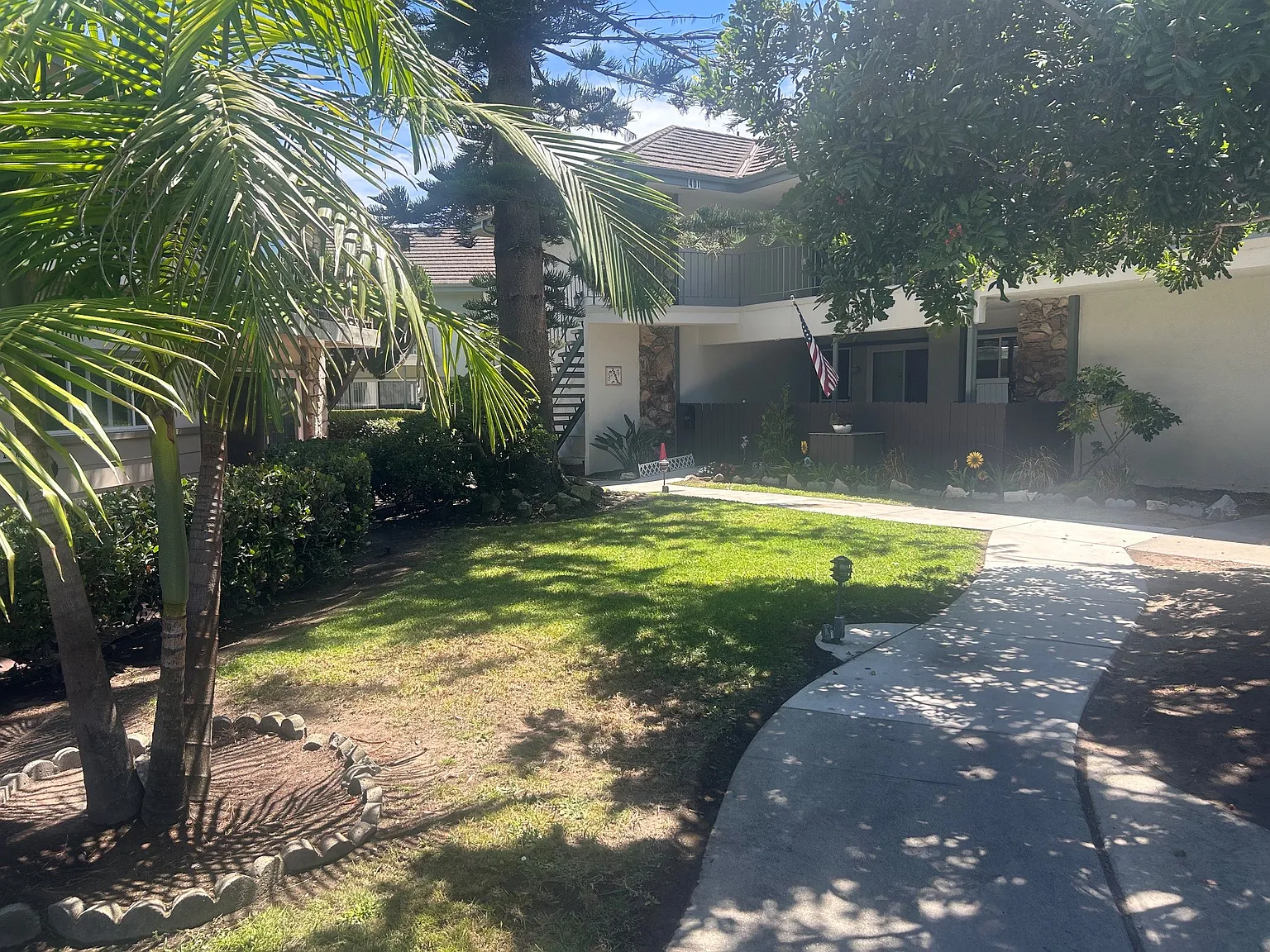 2 bed, 1.5 bath, 950 sqft, $2,900 — Photo 1