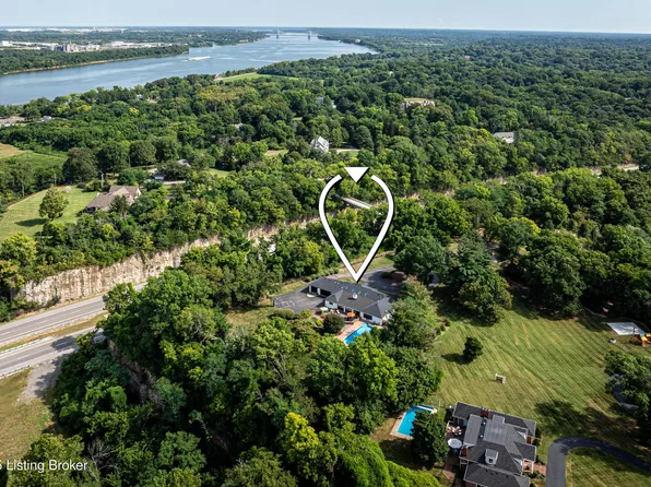 2700 Poplar Hill Ct, Indian Hills, KY 40207