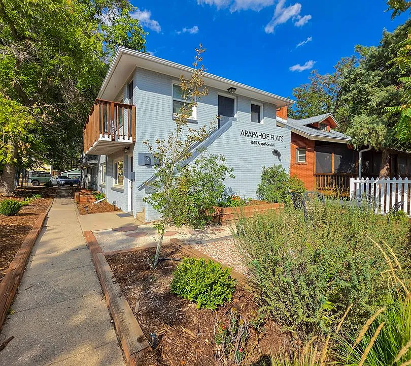 1525 Arapahoe