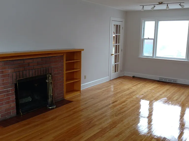 44 Clearview Ave — Photo 8