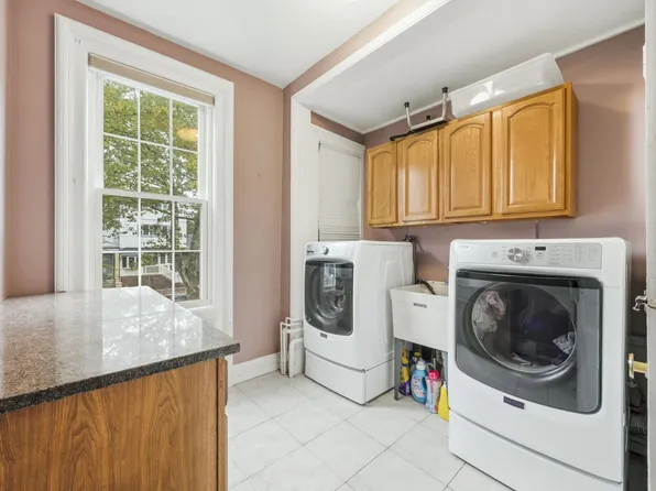 87 Sherman Place image 20 of 37