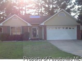 1418 Farwell Dr, Fayetteville, NC 28304