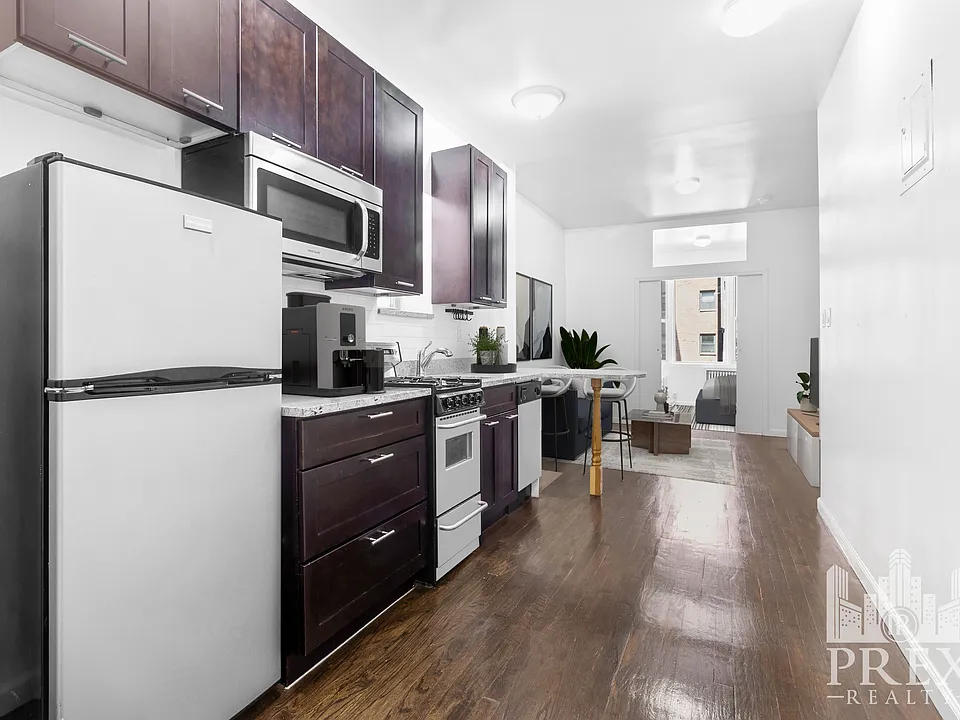 306 E 71st St #5B
