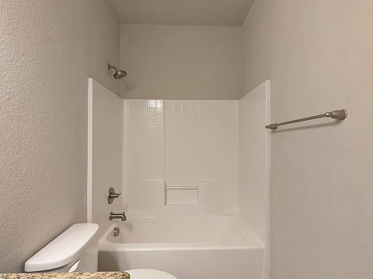 371 Creekside Curv — Photo 18